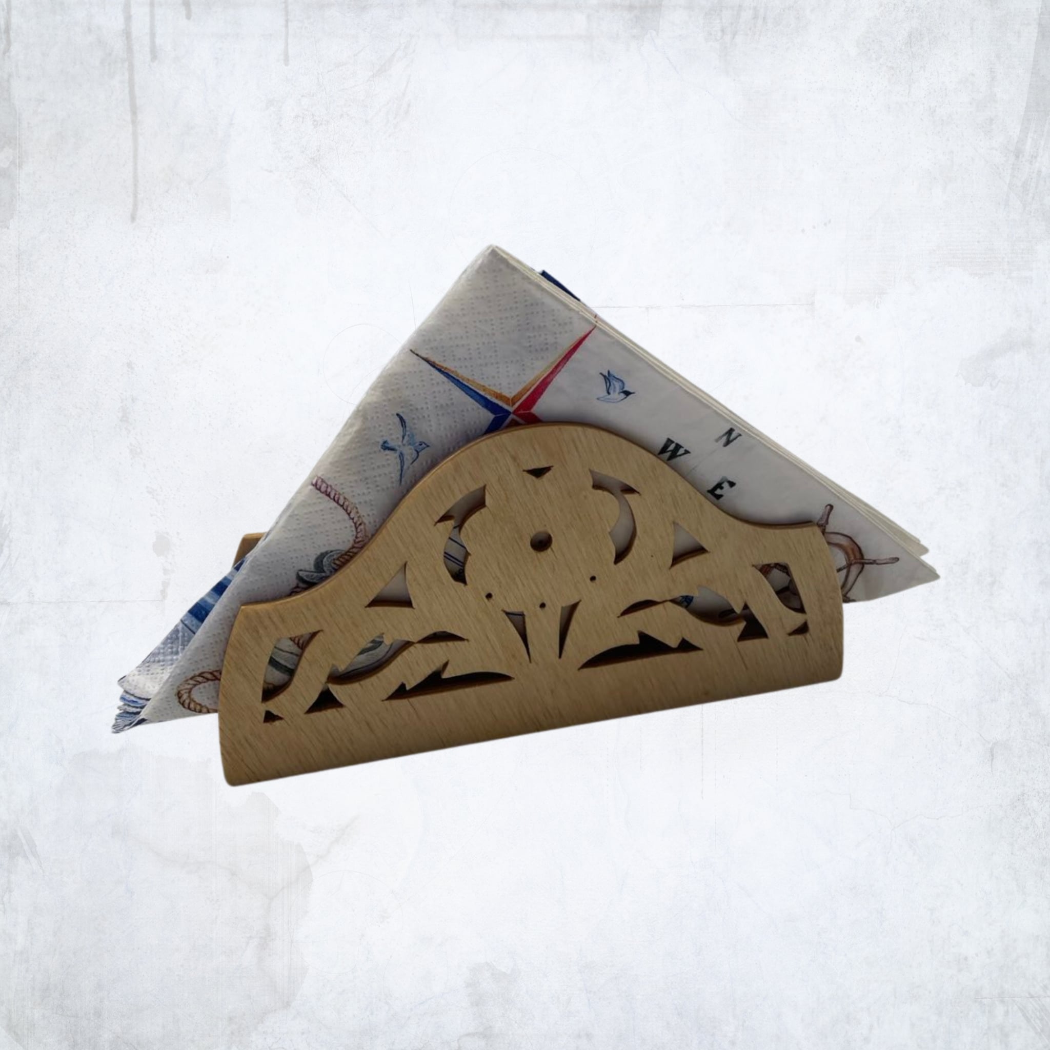 Medinė servetėlių dėžutė su graviru - stilingas stalo akcentas