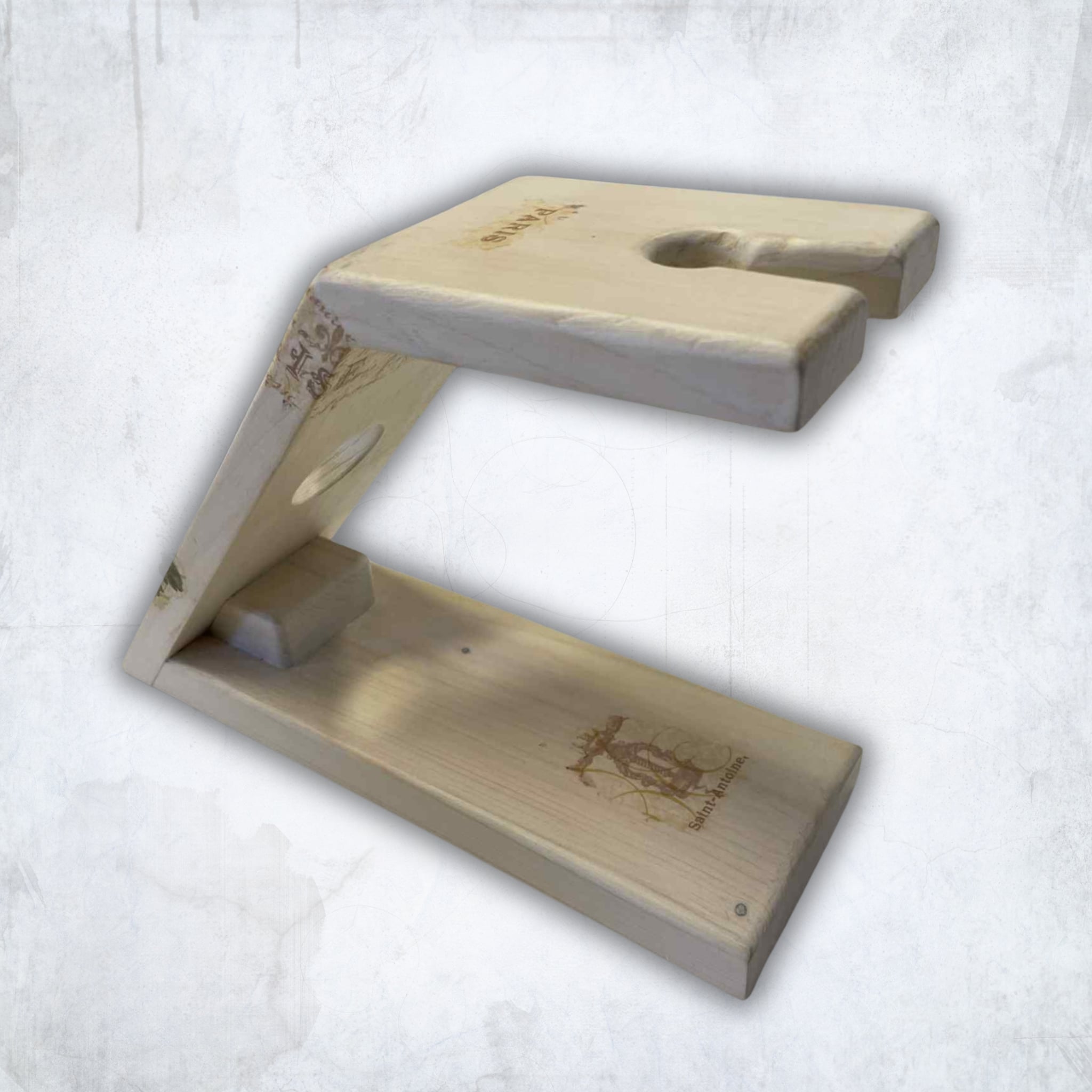 Medinis rankų darbo vyno butelio stovas - unikali dovana