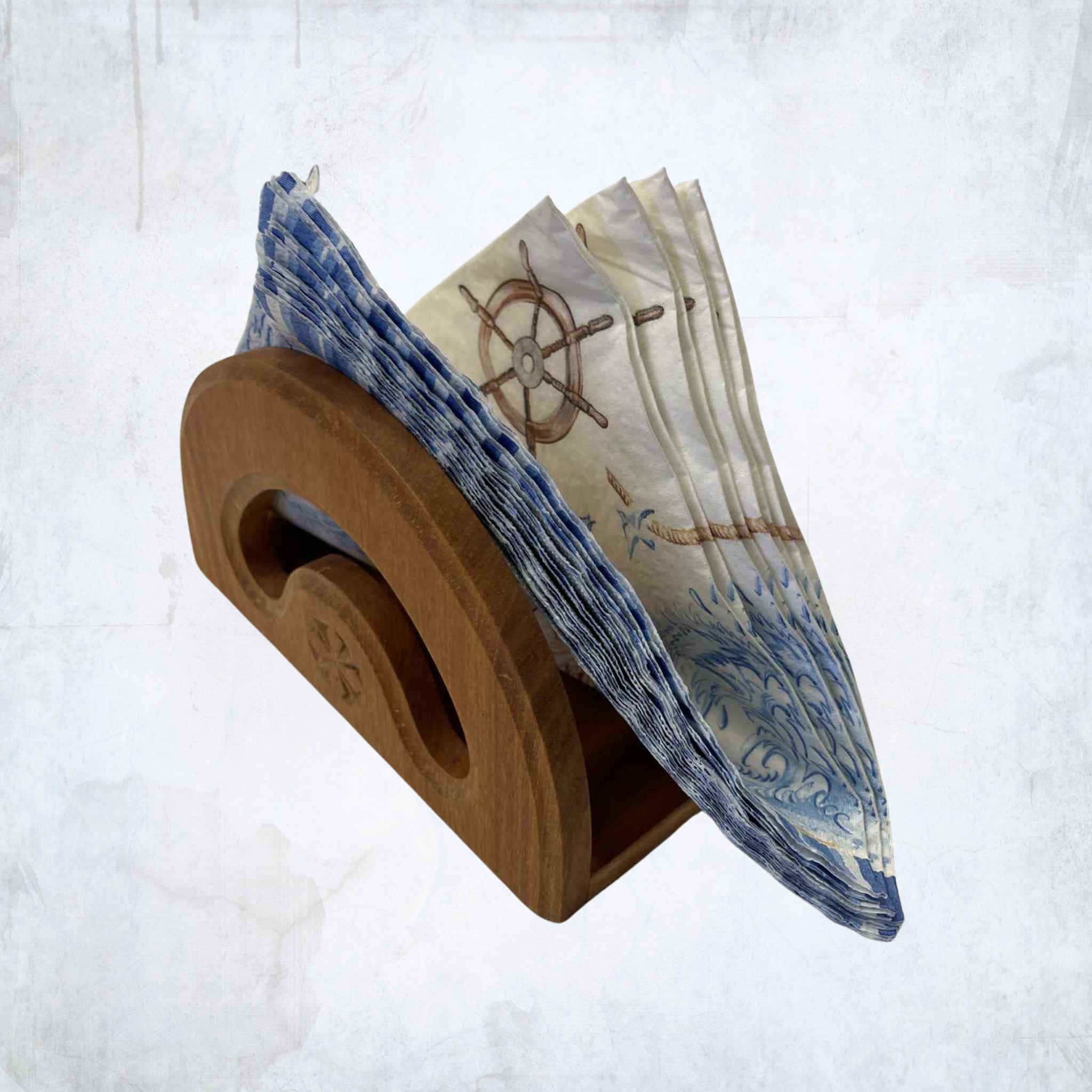 Medinė servetėlių dėžutė su graviru – dovana namams