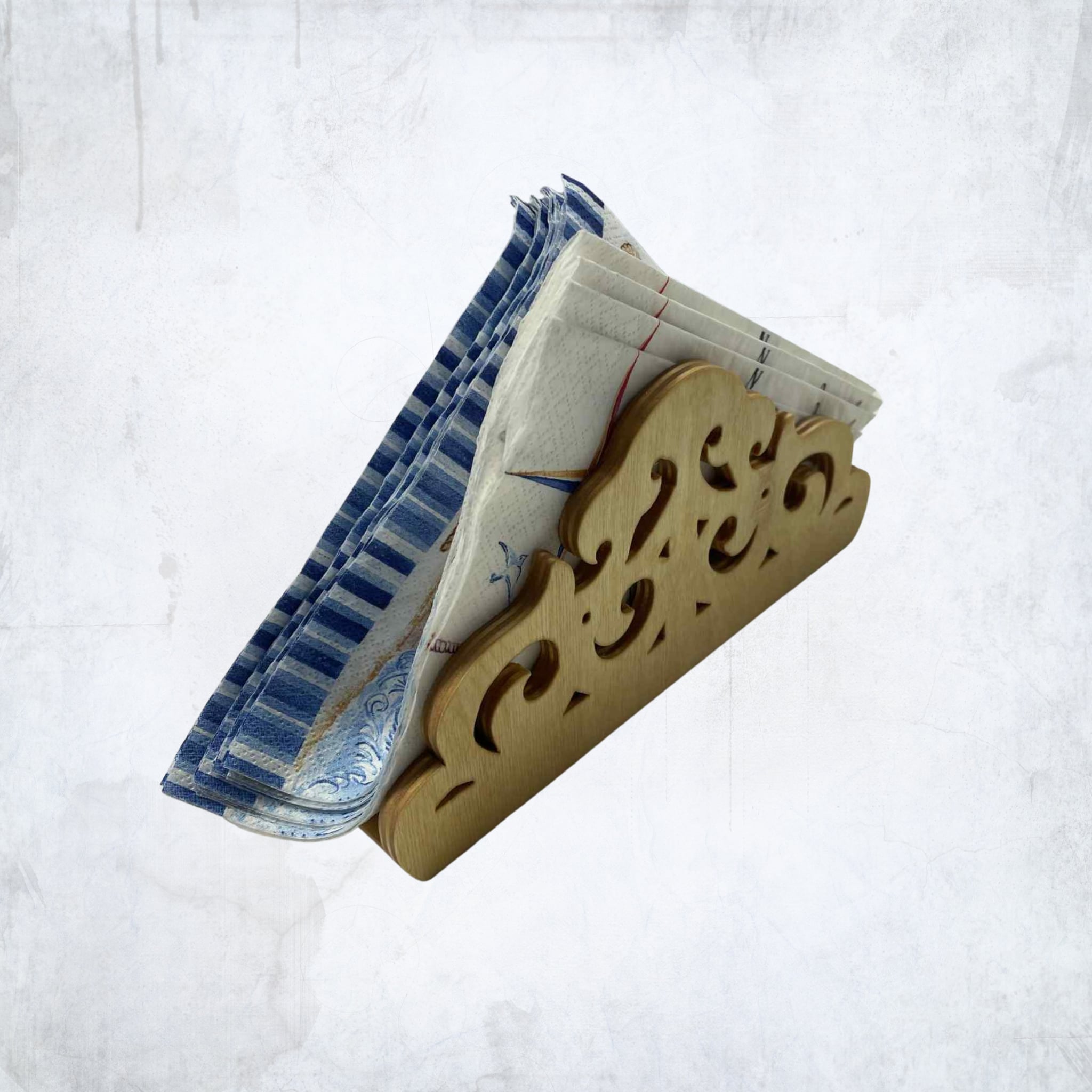 Medinė servetėlių dėžutė su graviru – universali dovana