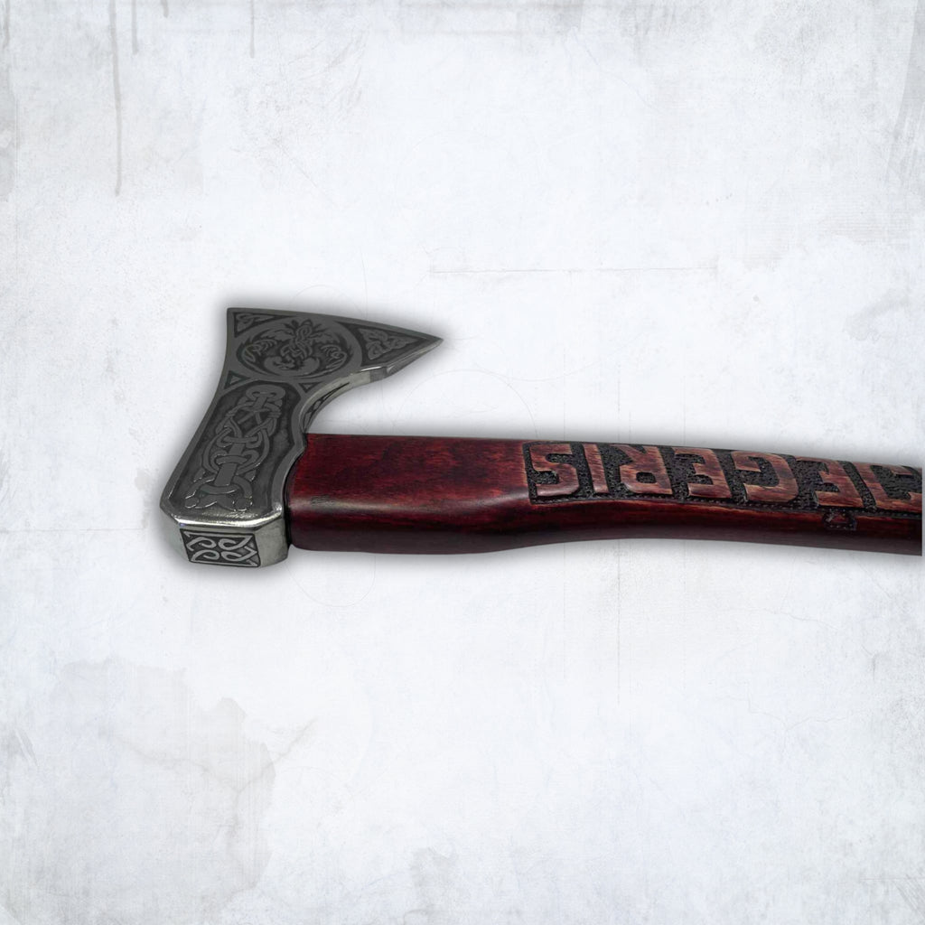 Kolekcinis graviruotas kirvis - dovana vyrui