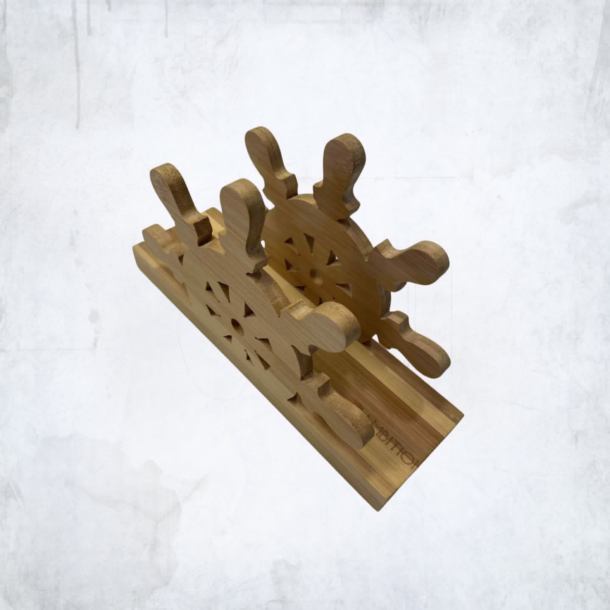 Rankų darbo medinė servetėlinė – stilinga dovana