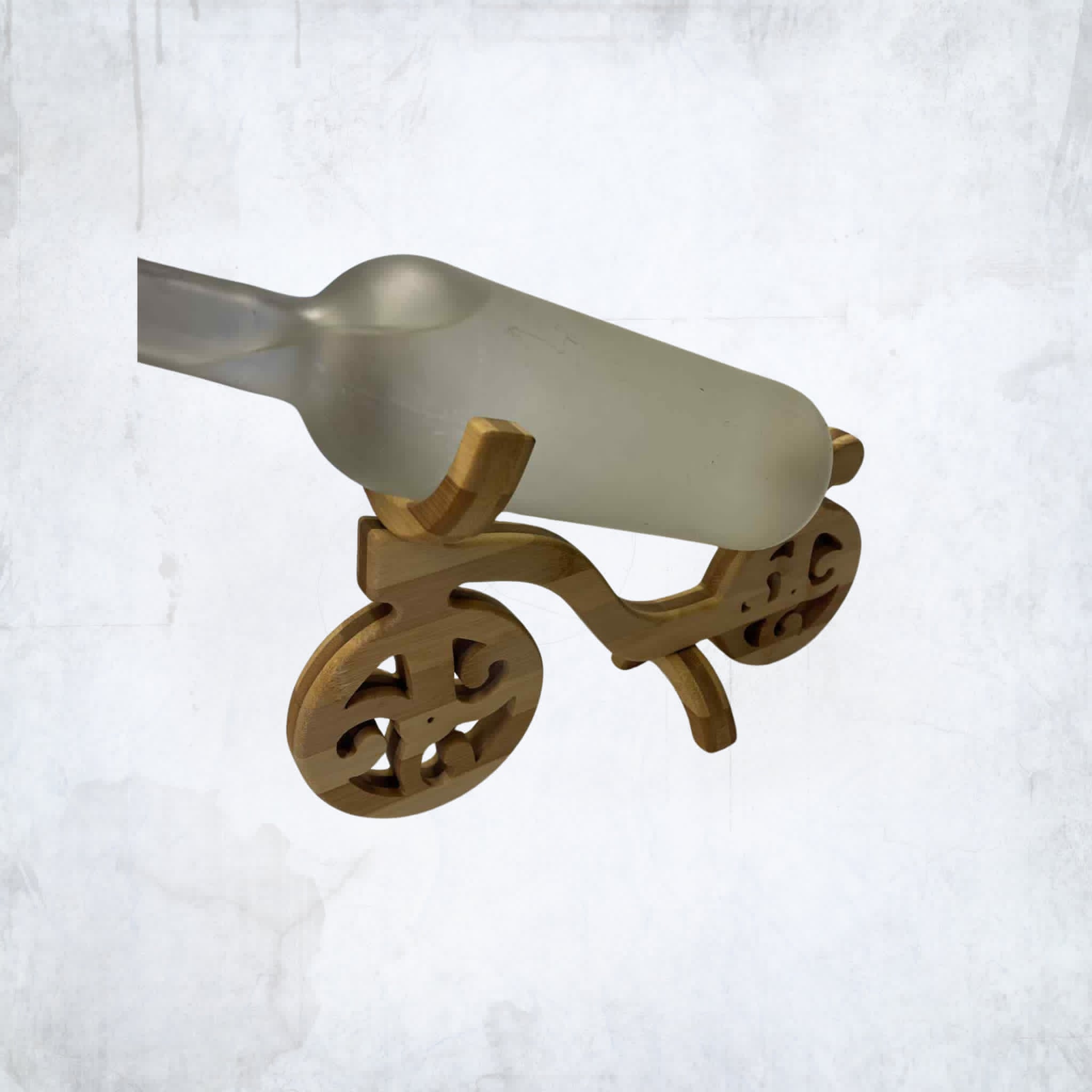 Medinis rankų darbo vyno butelio stovas - meistriška dovana