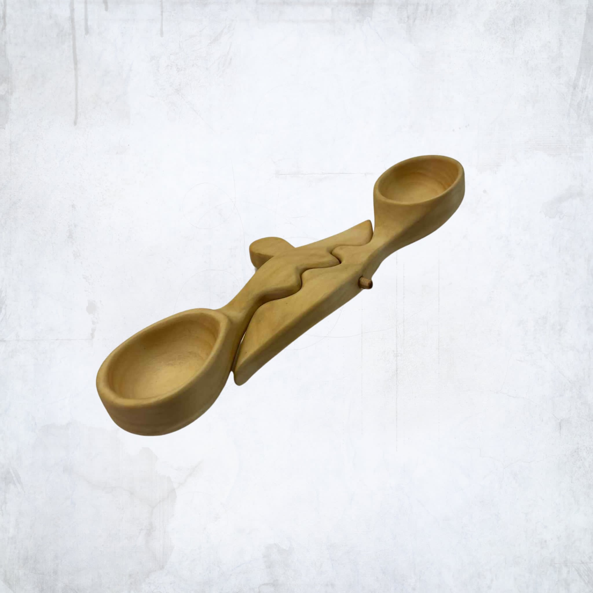 Dekoratyvinis rankų darbo medinis šaukštas - patvari dovana