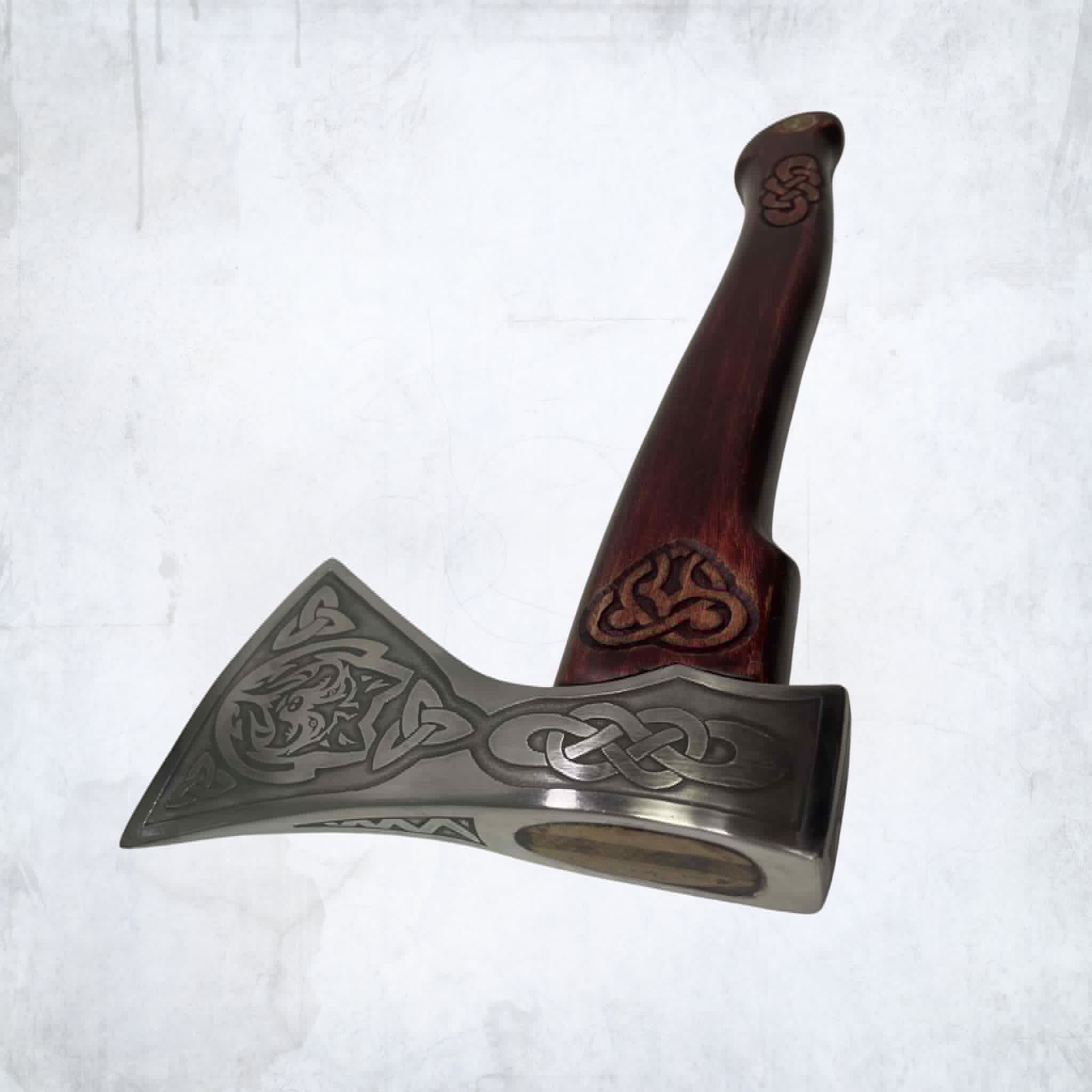 Unikalus lietuviškas rankų darbo kirvis - simbolinė dovana