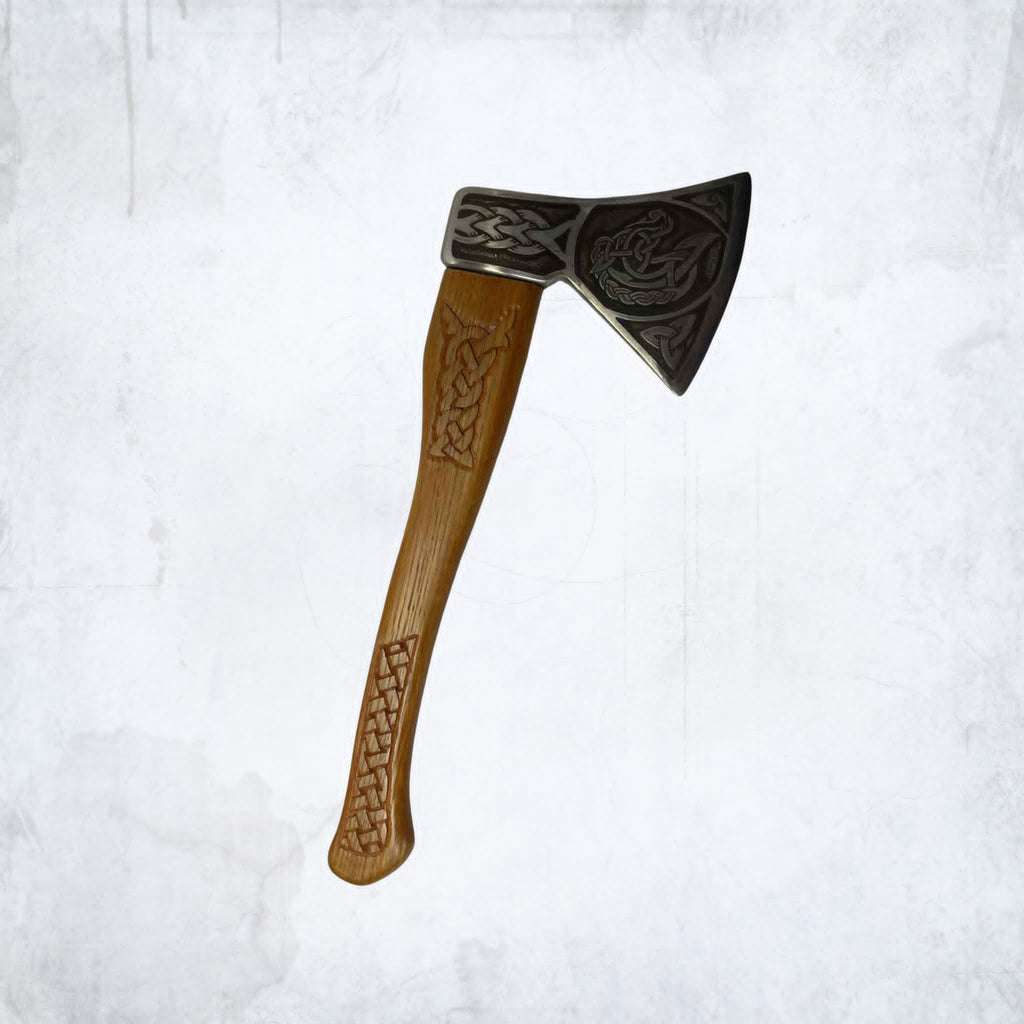 Graviruotas rankų darbo kirvis - dovana vyrui